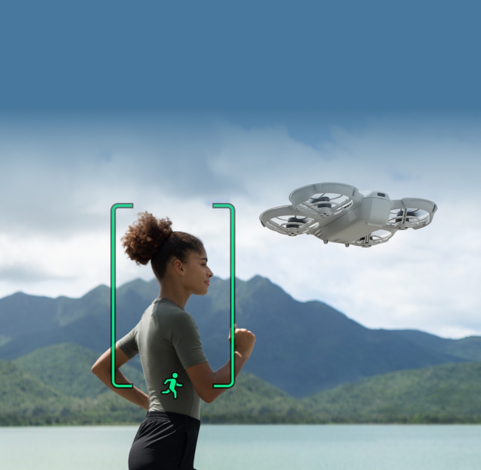 Mini-drone DJI Neo posé sur une main